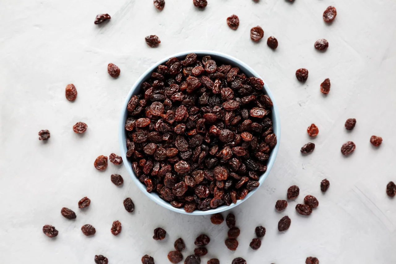 Raisins, Plate